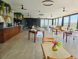 En restaurant eller et andet spisested på Zimbali Ocean Club D17, Ballito