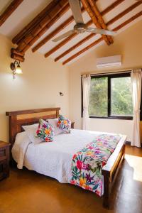 En eller flere senge i et værelse på Fincas Panaca Casa Herrería 19 + 27 billeder