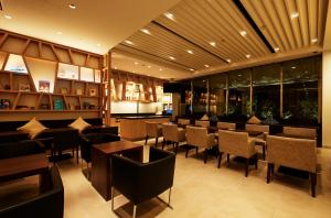 A restaurant or other place to eat at Hotel JAL City Haneda Tokyo West Wing