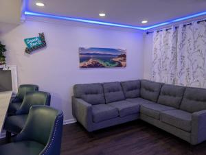 Χώρος καθιστικού στο Welcome to The Boro 3 bd 3 bath across MTSU