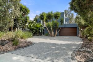 En have udenfor Silverdreams Family Retreat on Beach