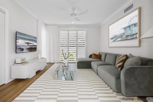 Posezení v ubytování Quiet Coastal Retreat with BBQ & Outdoor Space