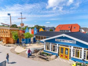 Επισκέπτες που μένουν στο Holiday home in Zingst with swimming pool