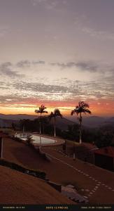 Solopgangen eller solnedgangen set fra lejligheden