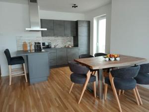 Køkken eller tekøkken på Riverfront Kappeln + 22 billeder