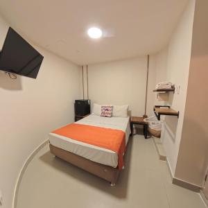 Μια τηλεόραση ή/και κέντρο ψυχαγωγίας στο ETHNIC Thematic Hotel +37 φωτογραφίες