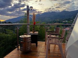 En generel udsigt til bjerge eller udsigt til bjerge taget fra campingpladsen + 17 billeder