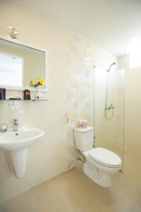 Phòng tắm tại Gia Vien Homestay +37 ảnh