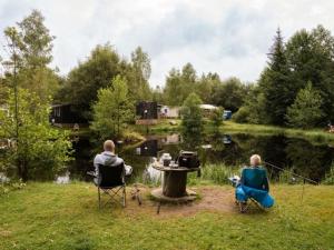 Gæster der bor på Mobil-home 2 chambres avec terrasse et salon de jardin - API-1-52-448