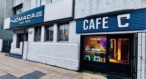 Chứng chỉ, giải thưởng, bảng hiệu hoặc các tài liệu khác trưng bày tại NW Hotel Nomada