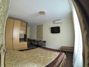 Кровать или кровати в номере Hotel Katrin