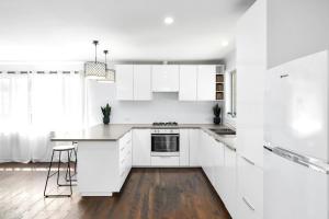 Nhà bếp/bếp nhỏ tại Sawtell Sea Breeze House