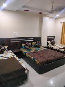 Afbeelding uit fotogalerij van Hotel Shri Sai Ashwariya inn in Shirdi