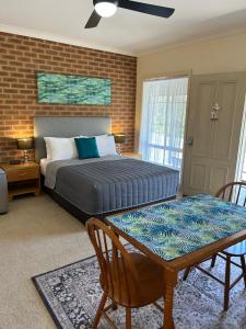 Postel nebo postele na pokoji v ubytování Motel Views Yackandandah + 36 fotografií