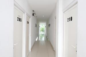 Billede fra billedgalleriet på Urbanview Hotel DHelomi Homestay near UPN Veteran i Kalasan + 32 billeder