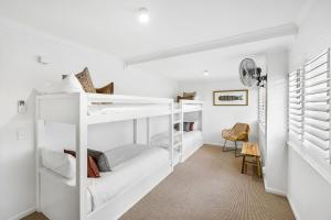 En eller flere senge i et værelse på Salt Luxury Location + 31 billeder