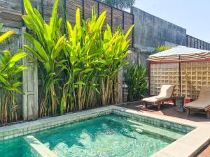 Swimmingpoolen hos eller tæt på The Lavana Allena Living Bali