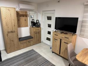 Μια τηλεόραση ή/και κέντρο ψυχαγωγίας στο Kuca Popovic