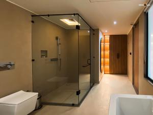 Vannituba majutusasutuses Aamodh