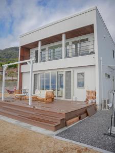 Budova, kde se prázdninový dům nachází