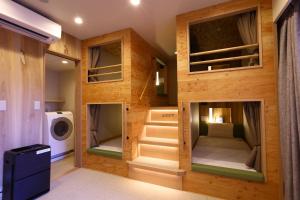 Palanda nebo palandy na pokoji v ubytování Dormy Inn Express Fujisan Gotemba