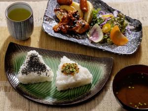 Jídlo v hotelu nebo okolí