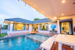 Hồ bơi trong/gần INNER Poolvilla Pattaya