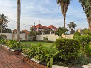 Vườn quanh Jinja Lush Haven