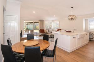 Køkken eller tekøkken på Prevelly Beach House