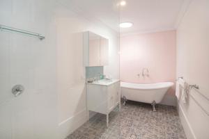 Et badeværelse på Prevelly Beach House + 12 billeder