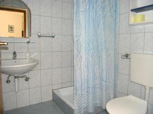 Koupelna v ubytování Apartmani Dolencic + 32 fotografií