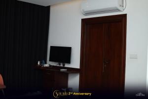 TV a/nebo společenská místnost v ubytování Hotel Senondra Ampara