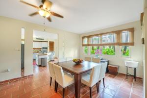 Η κουζίνα ή μικρή κουζίνα στο Family Villa Oleana Waterviews Oceanfront with water and generator