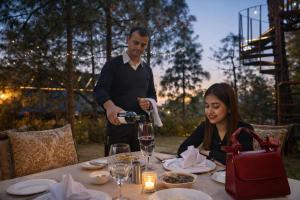 Επισκέπτες που μένουν στο Pine Resort Kasauli # A Complete Resort away from City Hustle