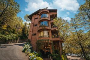 Το κτήριο όπου στεγάζεται  το ξενοδοχείο