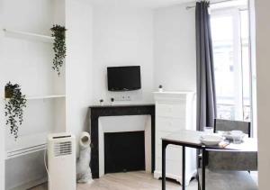 Et tv og/eller underholdning på Cosy Studio - 2P- Clichy