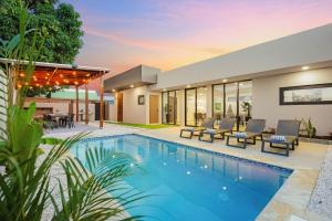 Ảnh trong thư viện ảnh của Aruba Escape Spacious 5BR Villa for 12 by Bocobay ở Oranjestad