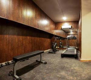 Fitness centrum a/nebo fitness zařízení v ubytování BedChambers Suites Near Sector 29, Gurgaon