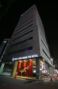 Budova, kde se hotel nachází