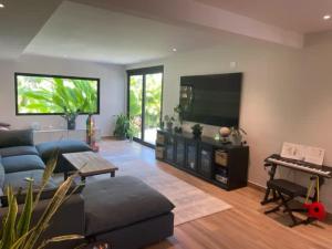 TV/trung tâm giải trí tại 4 BR - Villa Arte