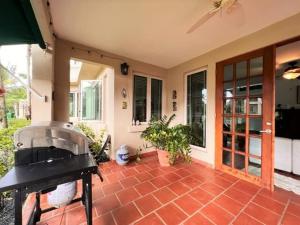 Ban công/sân hiên tại 3 BR Villa Coco at Lakeside Villas