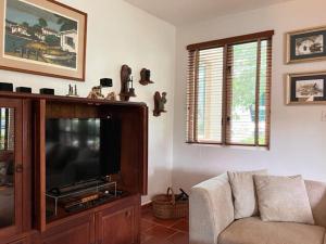 TV/trung tâm giải trí tại 3 BR Villa Coco at Lakeside Villas +50 ảnh