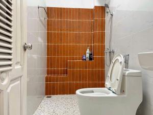 Ένα μπάνιο στο Ngao Home Nghi Tam