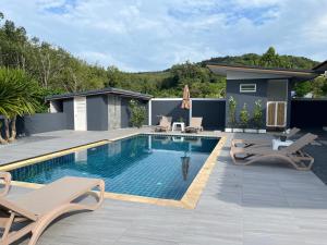 Swimmingpoolen hos eller tæt på Kongsai Private poolvilla in Klong Khong