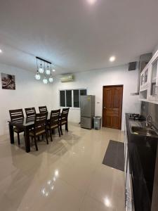 Nhà bếp/bếp nhỏ tại Chotam House