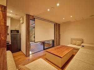 Kuchyň nebo kuchyňský kout v ubytování OKADOYA Osaka Kishinosato-tamade Sky Window SPA + 87 fotografií