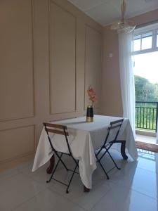 Ảnh trong thư viện ảnh của COZY Two BEDROOM APARTMENT- YAKKALA ở Gampaha