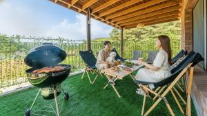 Grillfaciliteterne i feriehuset som gæsterne kan bruge