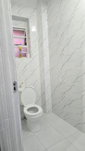 Koupelna v ubytování Lakira Shades