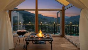 En generel udsigt til bjerge eller udsigt til bjerge taget fra feriehuset + 8 billeder